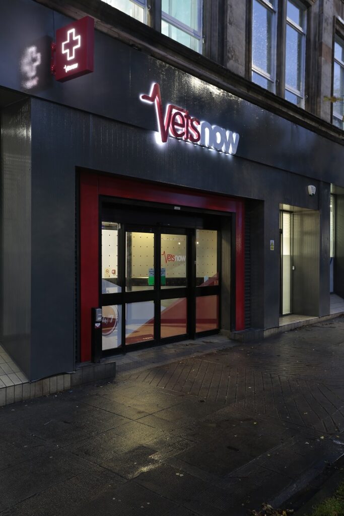 Vets Now External Illuminated Building Signs. Commercial Signage